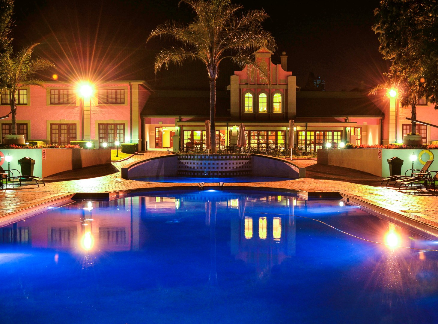 CAROUSEL_Hotel Pool (Large)