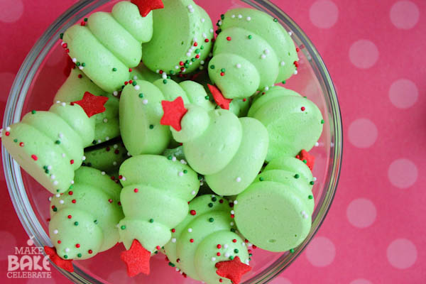 Cute-and-easy Christmas tree meringues