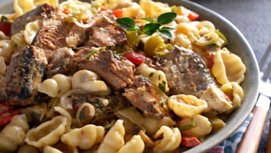 Pasta with pilchards and mushrooms