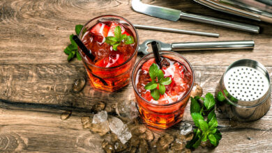 Strawberry Jalapeño Mint Julep: A spicy twist on a classic cocktail