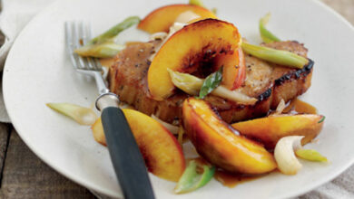 Tender pork chops with sweet and sour nectarines