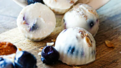 Treat the kids with yummy yoghurt bark pops