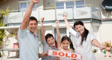 How to attract buyers for your home in 2025