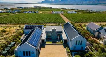 Big budget buyers head to Hermanus, wine estate homes catching attention-Benguela-Cove