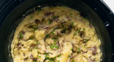Slow cooker mashed potatoes with chives