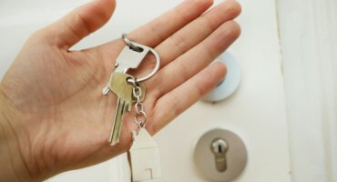 Lower cash vs higher bond offer, how to weigh the benefits