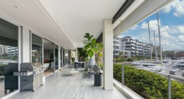 Waterfront luxury apartment