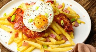 Make mornings better with a breakfast chip stack