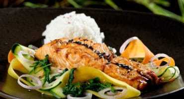 Enjoy Japanese style-food with this salmon teriyaki recipe