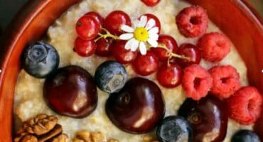 Start your day right with a bowl of green tea oats