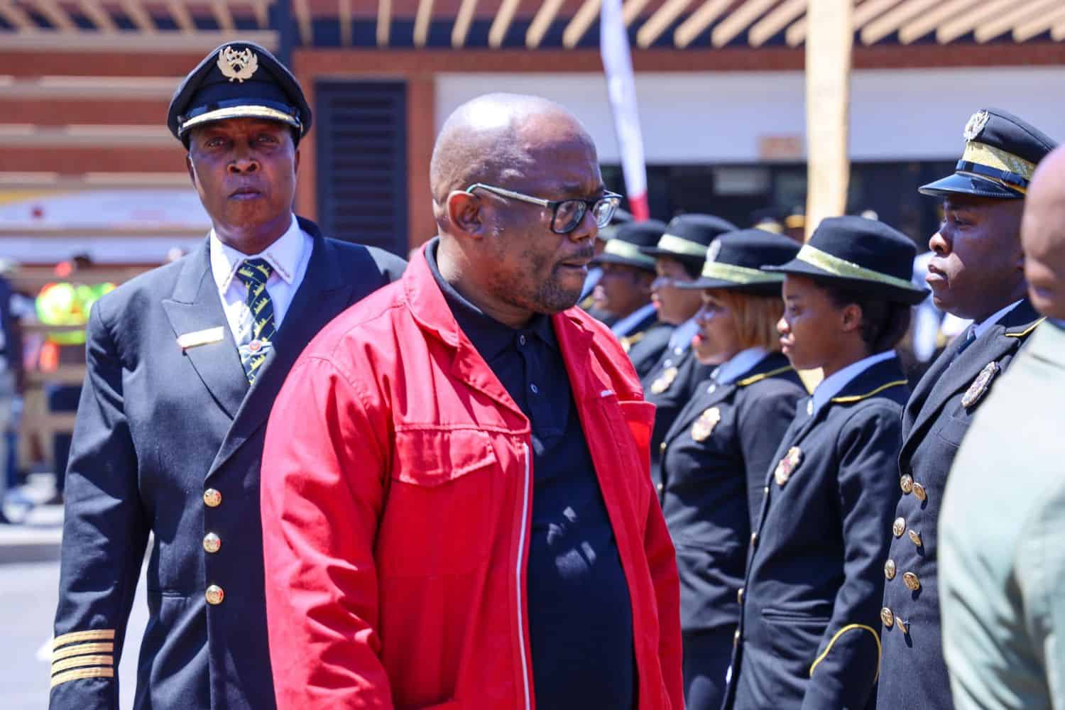 Police accused of ‘abuse of power’ after arresting five JMPD officers | Network News