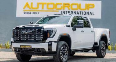 Sierra 2500 HD front view