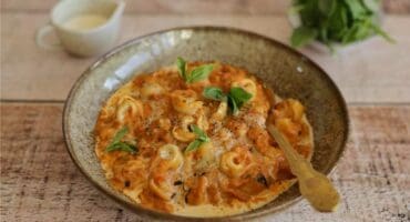 Creamy tomato and ricotta tortellini soup