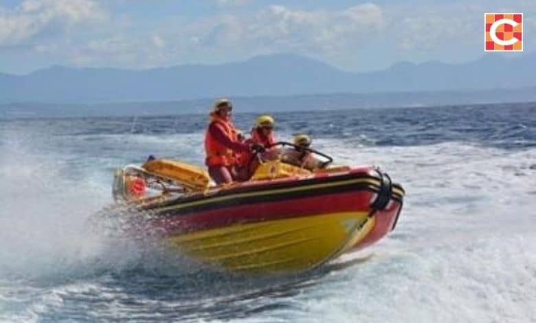 Knysna lifeguard, surfers team up in beach rescue