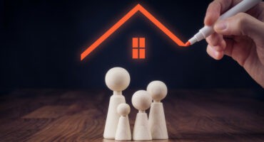 Experts hold their breath for further interest rate cuts