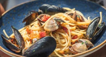 Spaghetti with clams and black mussels