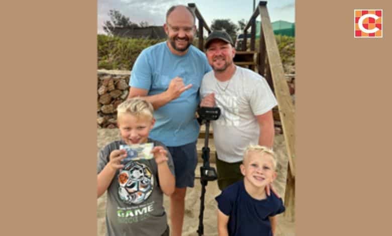 Happy ending: Tourists’ lost rings found on Mossel Bay beach with metal detector