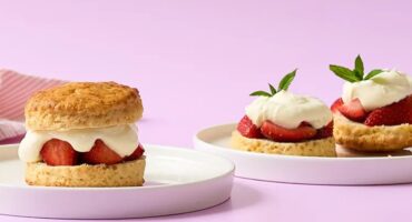 High-protein strawberry shortcakes made with cottage cheese