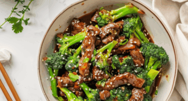 Speedy beef stir-fry bowl with crisp veggies