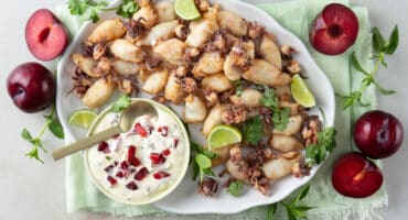 Crispy calamari tentacles with plum chilli mayo recipe