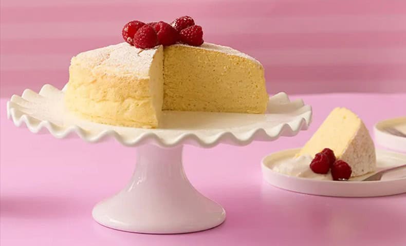 Lemon cloud cake with Greek yoghurt