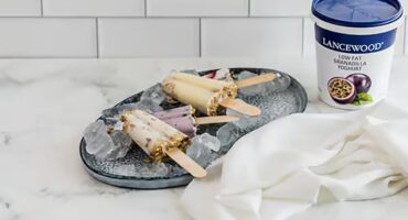 Easy yoghurt and granola breakfast popsicles