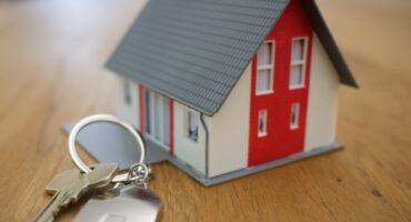 Fewer browsers, more buyers, off-season property listings attract more serious offers