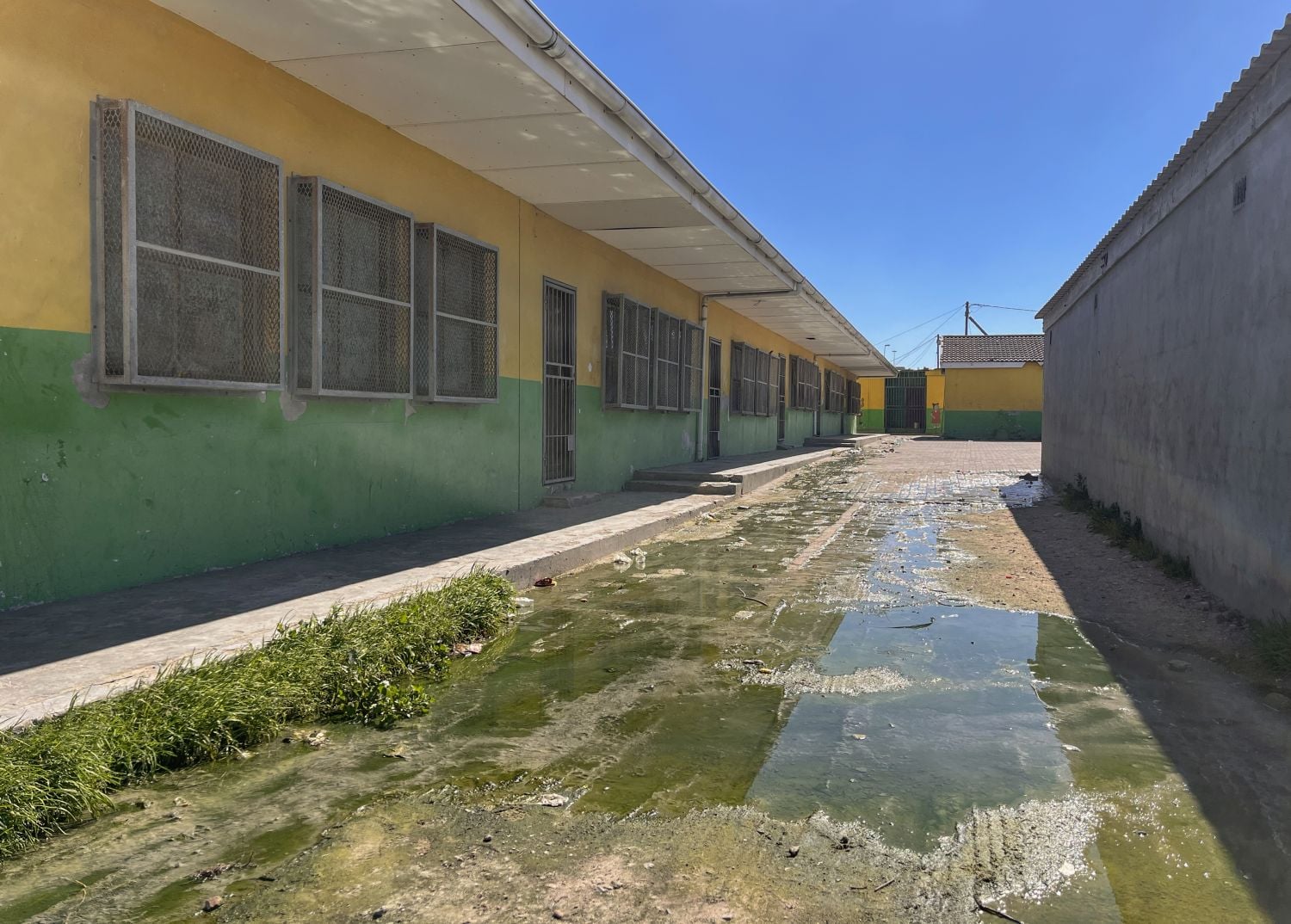 Seeping sewage empties primary school in Khayelitsha | Network News