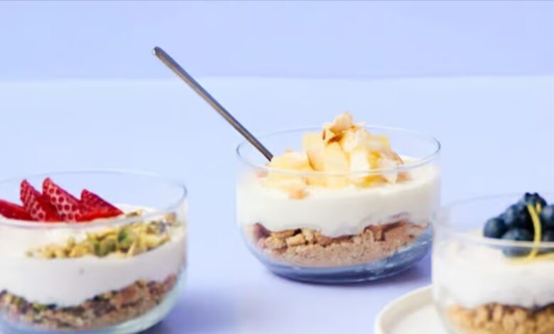 Spring dessert pots made with fruity cream cheese