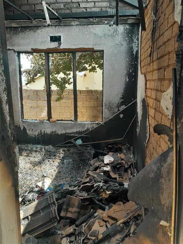 Meadowlands family left homeless after fire destroyed their home ...