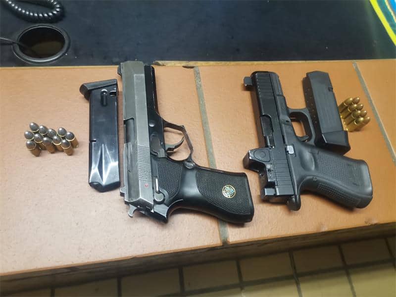 Eldorado Park SAPS and Gauteng traffic wardens collaborated to arrest a suspect with unlicensed firearms.