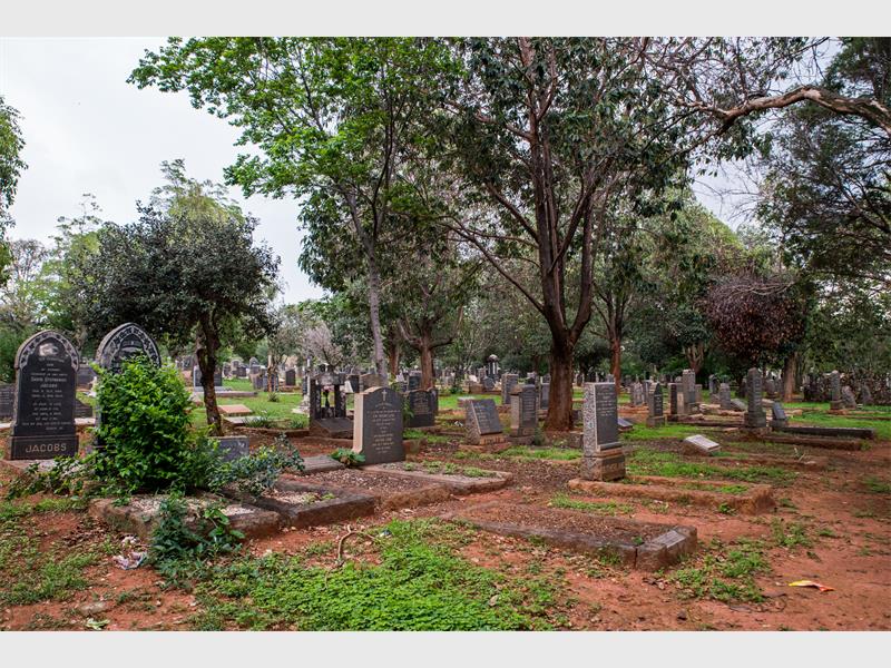 Johannesburg City Parks and Zoo (JCPZ) is calling on families to urgently inspect their loved ones’ gravesites after ongoing heavy rains caused flooding, soil subsidence and collapsed headstones across several cemeteries.