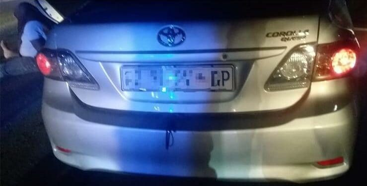 A routine JMPD crime prevention roadblock on the R28 south of Johannesburg led to the dramatic rescue of a kidnapping victim and the arrest of one suspect on May 13. Officers uncovered the crime after stopping a suspicious vehicle, prompting a foot chase. Three suspects remain at large.