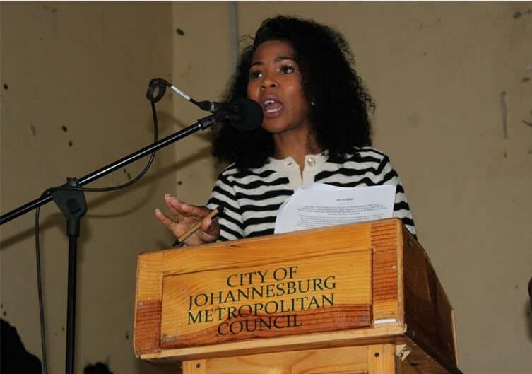 Residents raise their concerns and engage with city officials at the summit for Region D1.