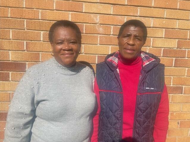 Dozens of learners at Thaba Jabula Secondary School received food parcels, thanks to the efforts of Pimville’s foodbank and retail giant Shoprite.