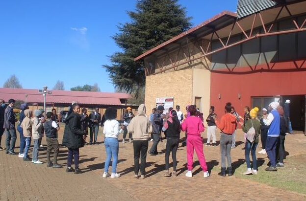 The event, featuring art, gwijo singing, and dance, aimed to inspire youth to recognise their role in society and contribute positively, keeping them engaged and away from street dangers.