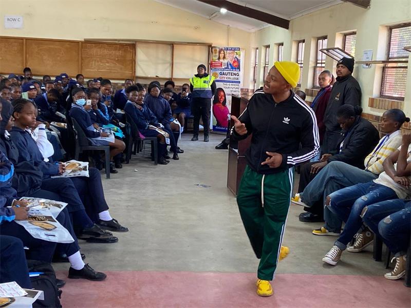 Schincheonji Volunteers returned to Bopasenatla Secondary School to assist matrics with tertiary applications and offer bursary opportunities.