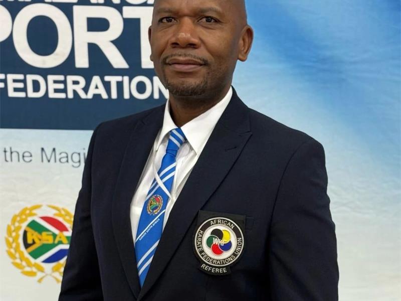 Thabo Molubi of Kofukan South Africa proudly flew the South African flag as a referee and Tatami Manager at the 2024 SADC Region South Karate Championships. Held in Durban, the prestigious tournament welcomed over 500 athletes from across Southern Africa. South Africa dominated the medal tally with 155 podium finishes.