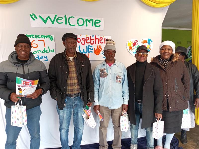 Unity@One celebrated Mandela Day by hosting Klipspruit’s elderly for a pampering day with food, exercise, and relaxing massages.