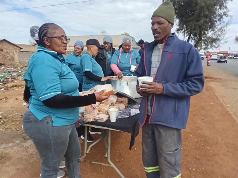 The Progressive ECD Forum hosted a compassionate Mandela Day soup kitchen in Protea Glen, serving nutritious meals to vulnerable children and elderly residents, while calling for more community and business support.