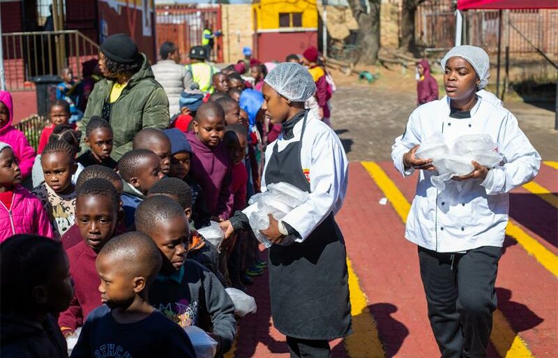 Eli Foods and Events celebrated International Kota Day with Ezibukweni and Bapedi primary schools, offering meals, motivation and a message of hope to young learners.