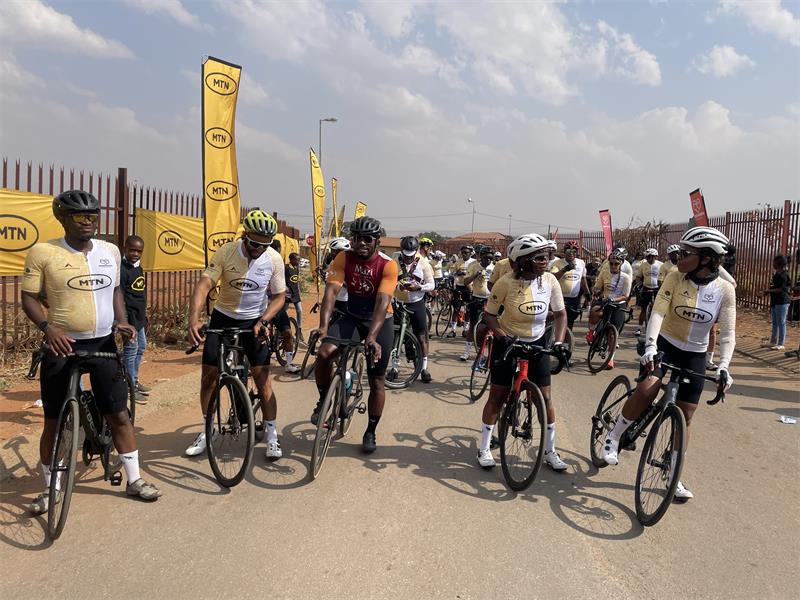 The Nelson Mandela Foundation’s Ride4Hope cycling initiative concluded at Hitekani Primary School in Soweto, handing over a computer lab and building three new classrooms to improve learning conditions for pupils.