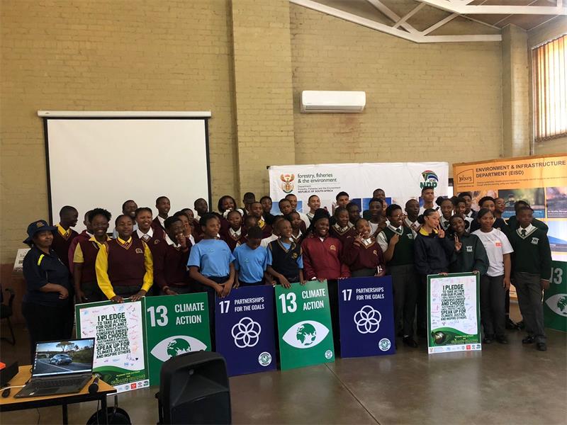 Learners from Soweto and Eldorado Park schools joined environmental organisations at the Johannesburg Botanical Gardens to mark the International Day of Climate Action.