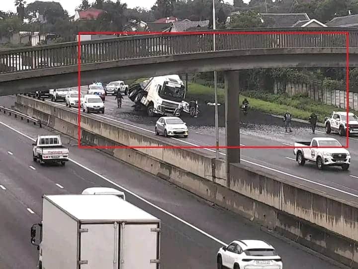 Motorists are urged to avoid the N12 East in Glenanda after a truck overturned and spilled coal, forcing the full closure of the highway near the Kliprivier Drive off-ramp.