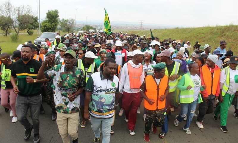 Unemployed residents from Slovoville, Lufhereng and surrounding areas marched to Harmony Gold Mine in Doornkop to demand job opportunities, skills development and support for local businesses, handing over a memorandum calling for urgent action.