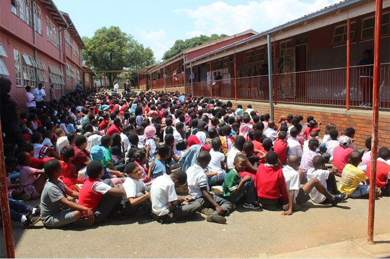 Mother Tongue Day activities at EW Hobbs Primary School encouraged learners to appreciate South African languages and global cultural traditions.