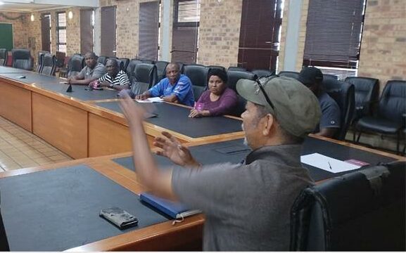 Business owners pledged to report stolen goods and work closely with police at a FLASH unit session.