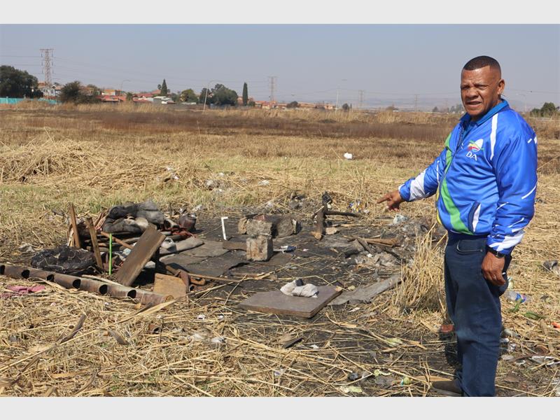 The DA recently held a clean-up campaign at a public park on Spruit Avenue in Old Eldorado Park, near Eldorado Park Secondary School.