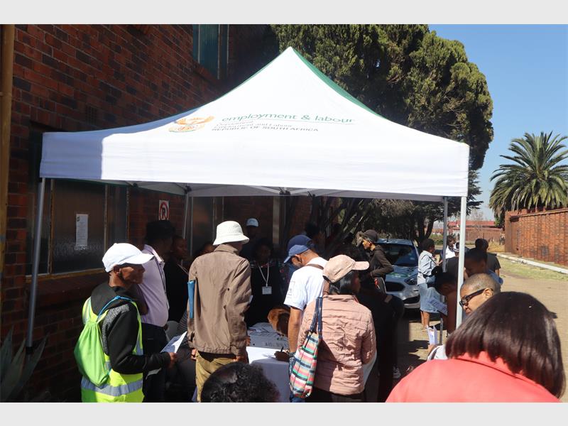 The Department of Employment and Labour joined Hands of Angels NPO to help unemployed residents register on the ESSA database and access information on UIF benefits.