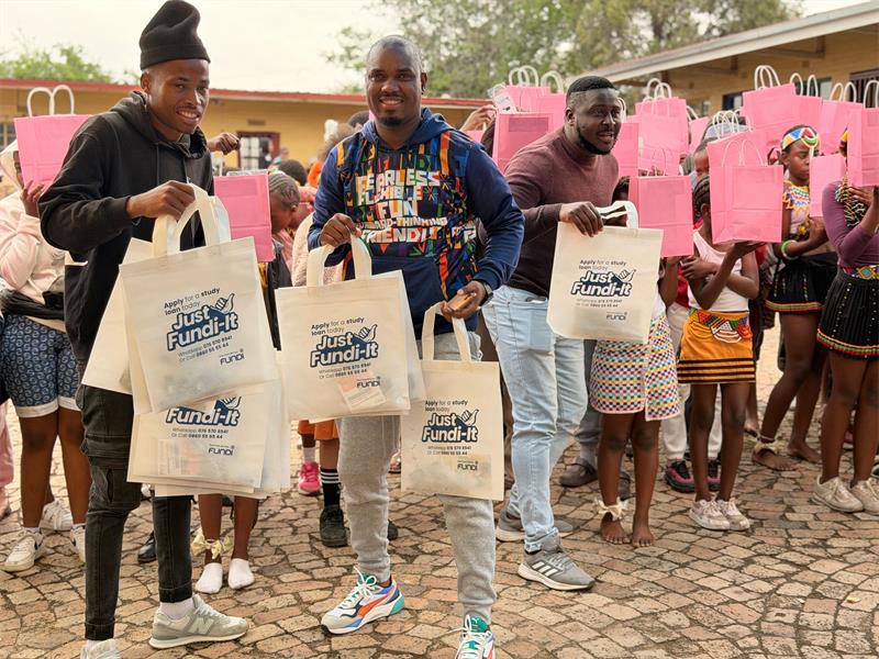 Shomang Primary School and Emadwaleni High School received 200 sanitary towels each during a menstrual hygiene education initiative in Orlando.